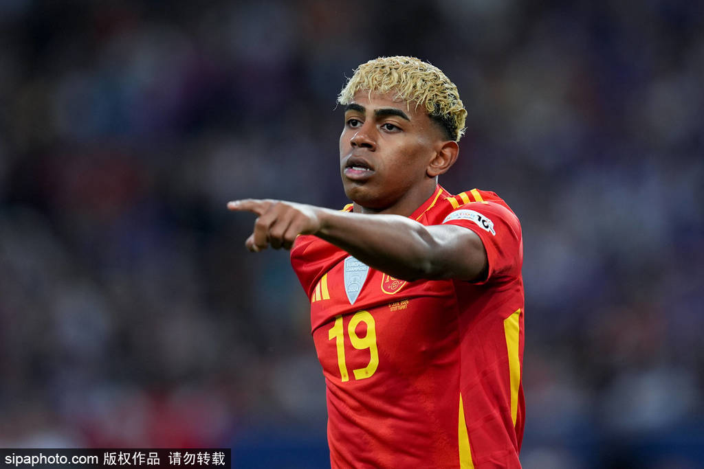 皇冠信用盘正网
_展望2026世界杯：C罗梅西谢幕战+巴西冲6星 意大利又缺席皇冠信用盘正网
？